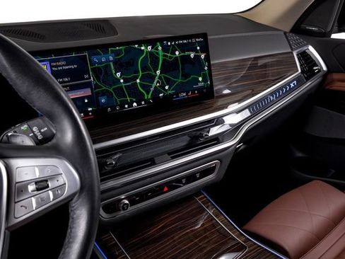 Used 2024 BMW X7 xDrive40i w/ Premium Package AWD/4WD image 31