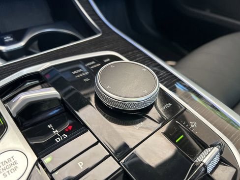 Used 2024 BMW X7 xDrive40i w/ M Sport Package image 70