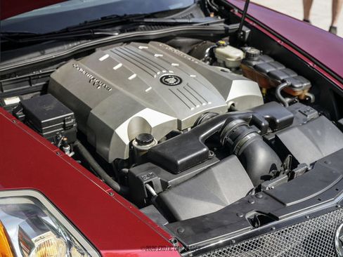 Used 2006 Cadillac XLR RWD image 24