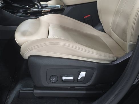 Used 2023 BMW X3 sDrive30i w/ Premium Package image 27