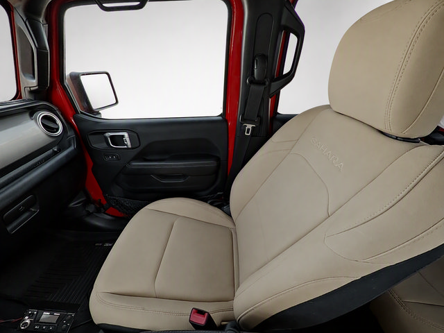 Used 2018 Jeep Wrangler Unlimited Sahara AWD/4WD image 14
