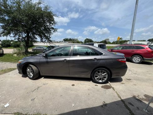 Used 2016 Toyota Camry SE FWD image 9