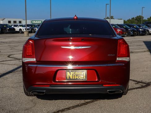 Used 2016 Chrysler 300 Limited RWD image 5