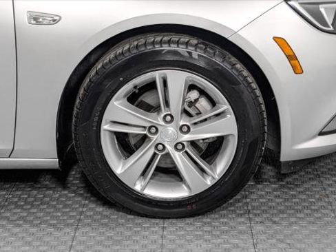 Used 2018 Buick Regal Preferred image 34