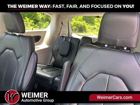 Used 2021 Chrysler Pacifica Touring-L w/ Uconnect Theater Family Group AWD/4WD image 20