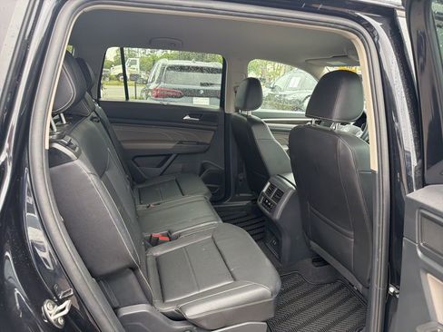 Used 2023 Volkswagen Atlas SE image 11