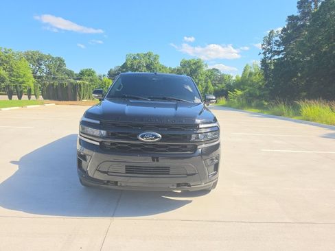 Used 2023 Ford Expedition Limited AWD/4WD image 2