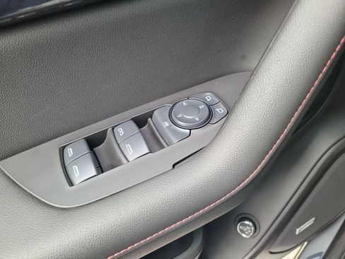 Used 2025 Chevrolet Blazer RS w/ Driver Confidence II Package FWD image 18