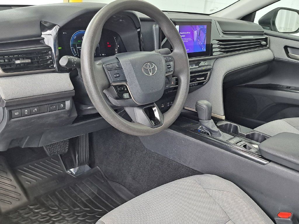 Used 2025 Toyota Camry LE FWD image 8