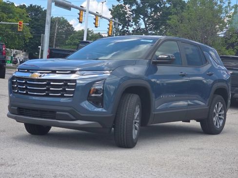 Used 2026 Chevrolet Equinox LT w/ Safety and Technology Package FWD image 11