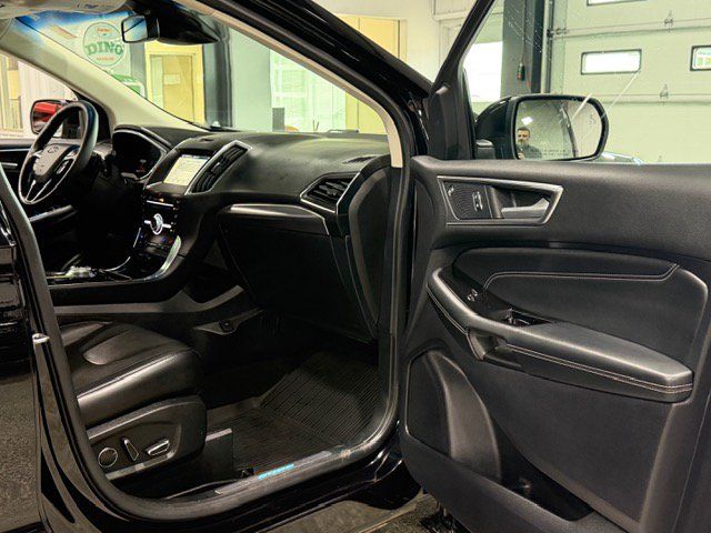 Used 2019 Ford Edge Titanium w/ Equipment Group 301A AWD/4WD image 9