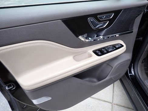 Certified 2022 Lincoln Corsair AWD w/ Premium Package image 19