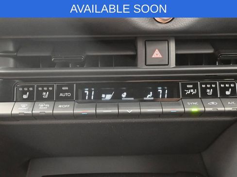Used 2025 Toyota Crown Signia AWD/4WD image 23