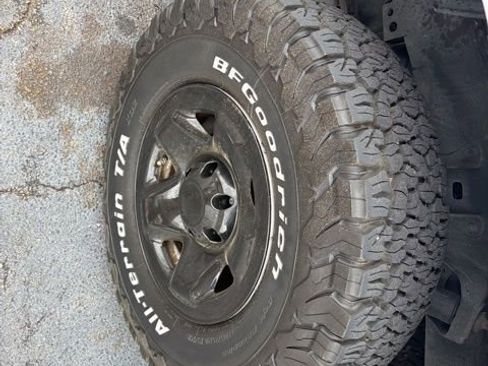 Used 2020 Toyota Tacoma SR image 13