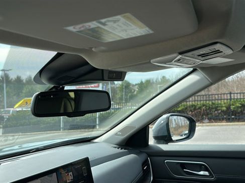 Certified 2025 Nissan Rogue Platinum image 22