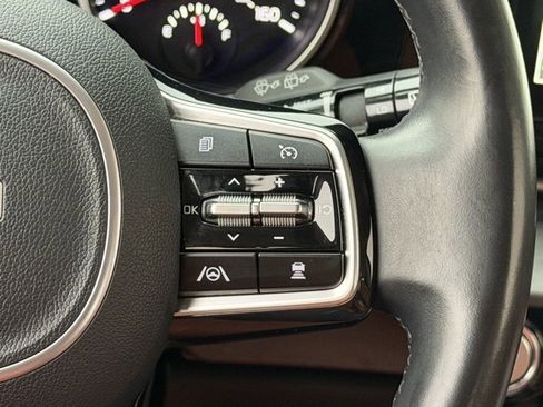 Used 2022 Kia Carnival SX image 24