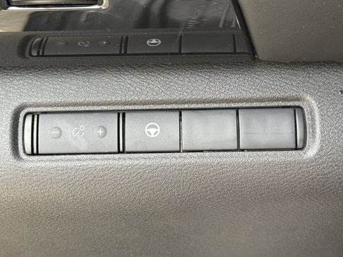 Used 2024 Nissan Pathfinder SV w/ Black Appearance Package FWD image 26