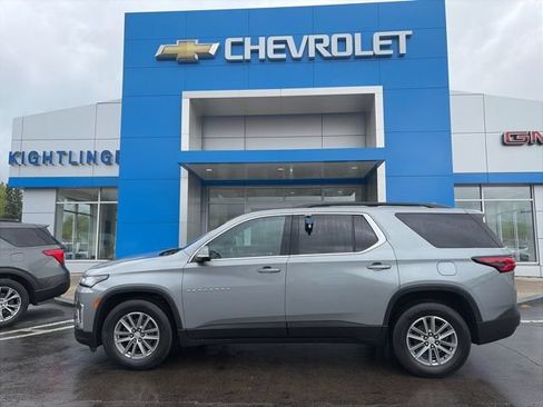 Used 2023 Chevrolet Traverse LT AWD/4WD image 3