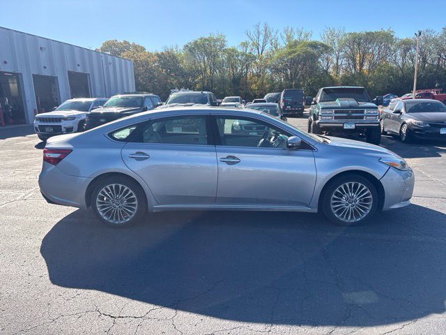 Used 2018 Toyota Avalon Limited w/ All Weather Liner Package FWD image 9