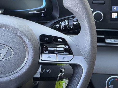 New 2026 Hyundai Elantra SE FWD image 22