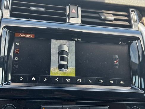 Used 2017 Land Rover Discovery HSE AWD/4WD image 36