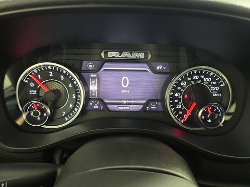 Certified 2025 RAM 1500 Big Horn AWD/4WD image 18