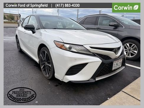 Used 2019 Toyota Camry XSE image 1