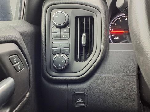 Used 2019 Chevrolet Silverado 1500 Custom w/ Custom Value Package image 16