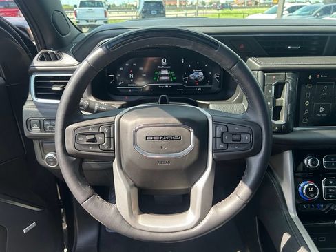 Used 2023 GMC Yukon XL Denali w/ Denali Reserve Package RWD image 25
