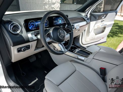 Used 2025 Mercedes-Benz EQB 250+ image 16