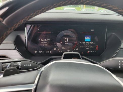 Used 2024 GMC Acadia AT4 w/ Super Cruise Package image 16