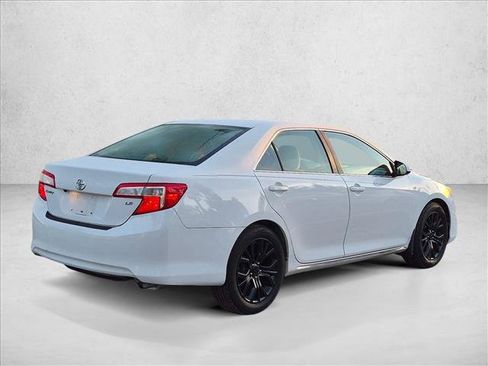 Used 2012 Toyota Camry LE FWD image 5