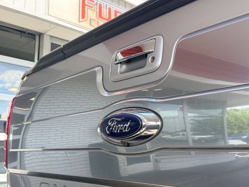 Used 2016 Ford F250 Platinum w/ FX4 Off-Road Package AWD/4WD image 9