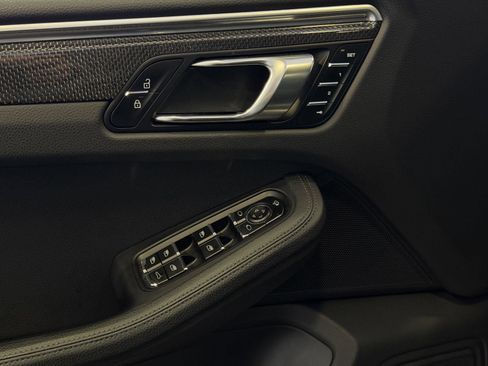 Certified 2023 Porsche Macan S image 14