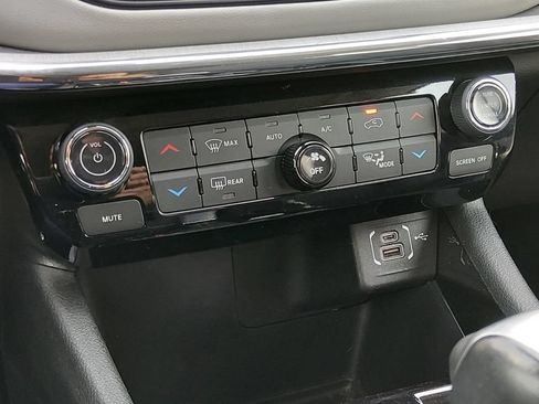Used 2022 Jeep Compass Limited AWD/4WD image 21