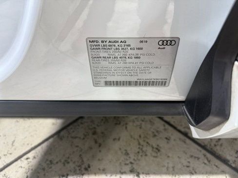 Used 2019 Audi e-tron Premium Plus image 32