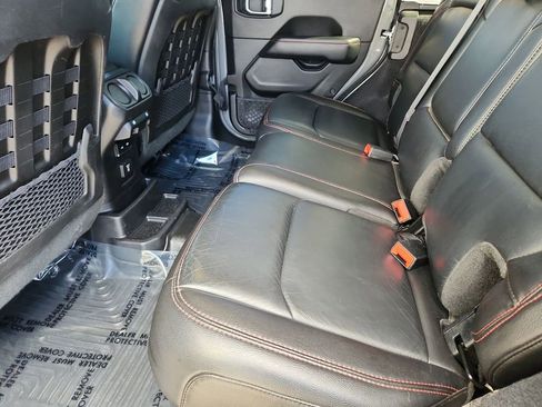 Used 2019 Jeep Wrangler Unlimited Rubicon w/ Uconnect 4C Nav & Sound Group AWD/4WD image 10