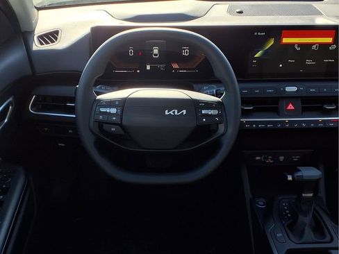 New 2026 Kia K4 LXS image 4