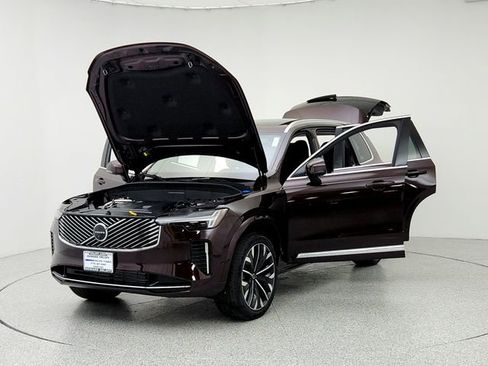 New 2025 Volvo XC90 T8 Plus w/ Protection Package Premier image 9