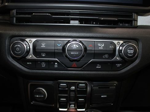 Used 2024 Jeep Wrangler Sport S image 48