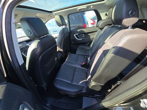 Used 2018 Land Rover Discovery Sport HSE image 17