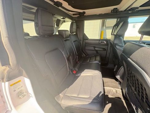 Used 2025 Ford Bronco Badlands AWD/4WD image 36