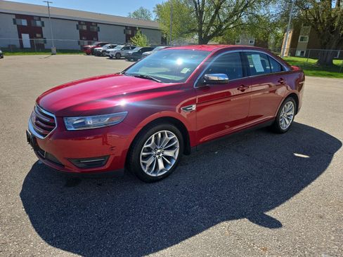 Used 2013 Ford Taurus Limited FWD image 1