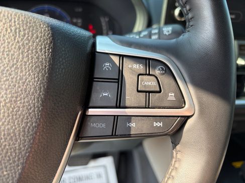 Certified 2024 Toyota Grand Highlander AWD image 15