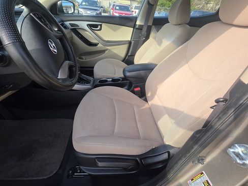 Used 2015 Hyundai Elantra SE FWD image 8