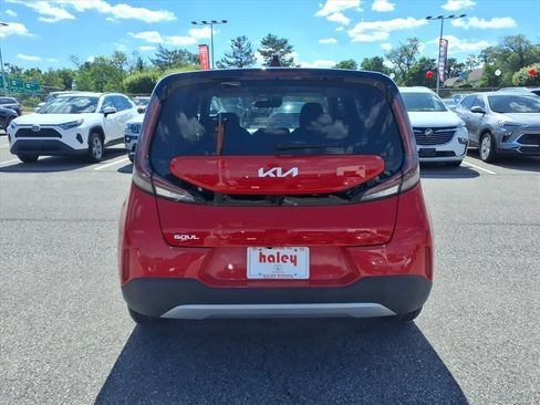 Used 2025 Kia Soul LX FWD image 6