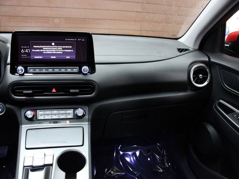 Used 2023 Hyundai Kona Limited image 15