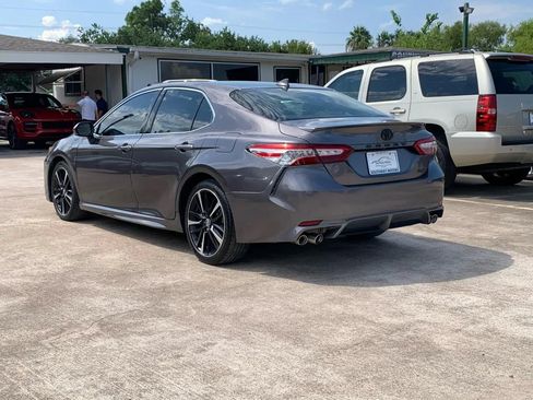 Used 2020 Toyota Camry XSE w/ Navigation Package FWD image 5