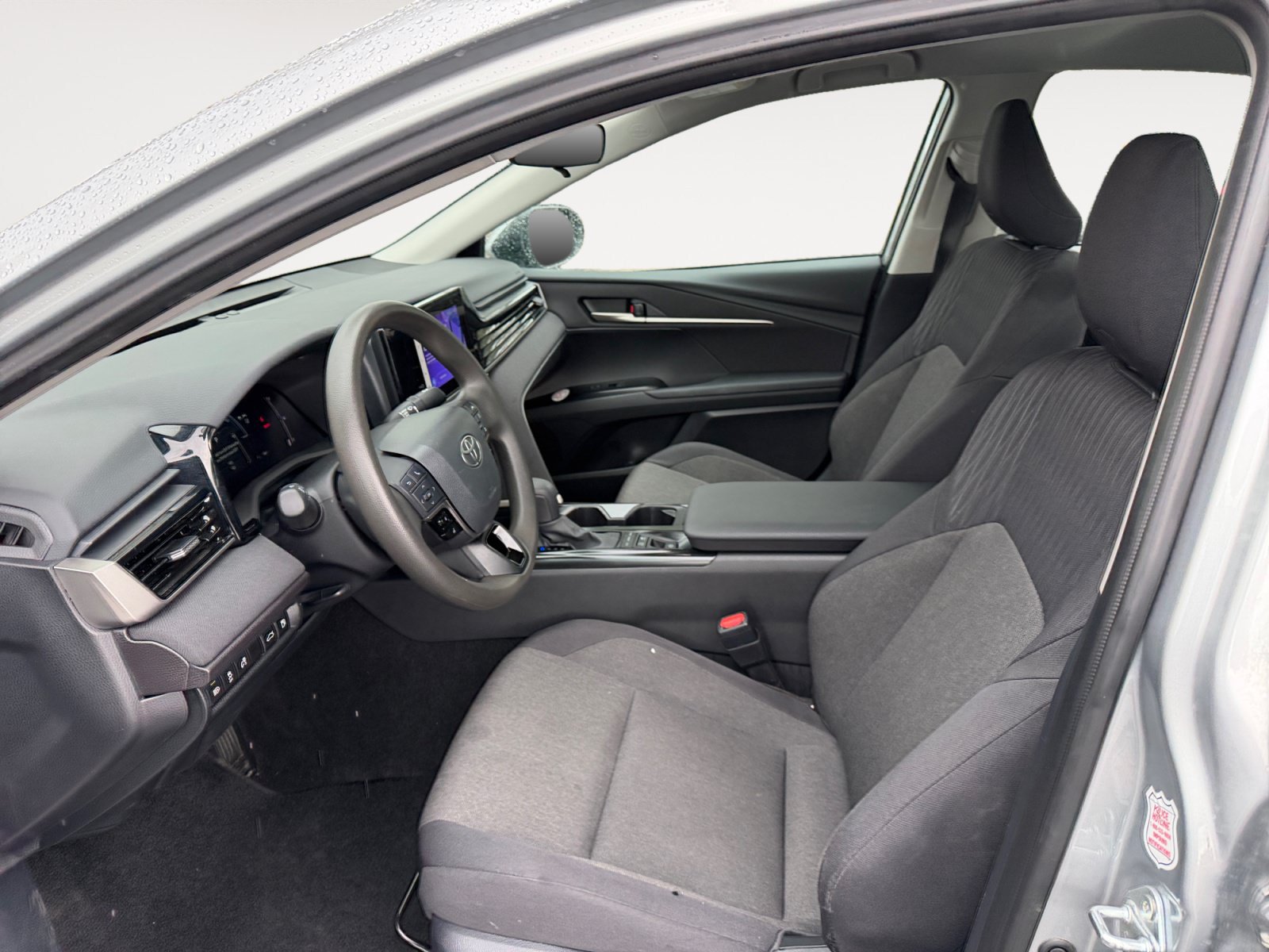 Used 2025 Toyota Camry LE FWD image 9