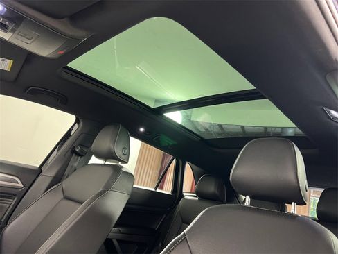 Used 2020 Volkswagen Atlas Cross Sport SEL image 2